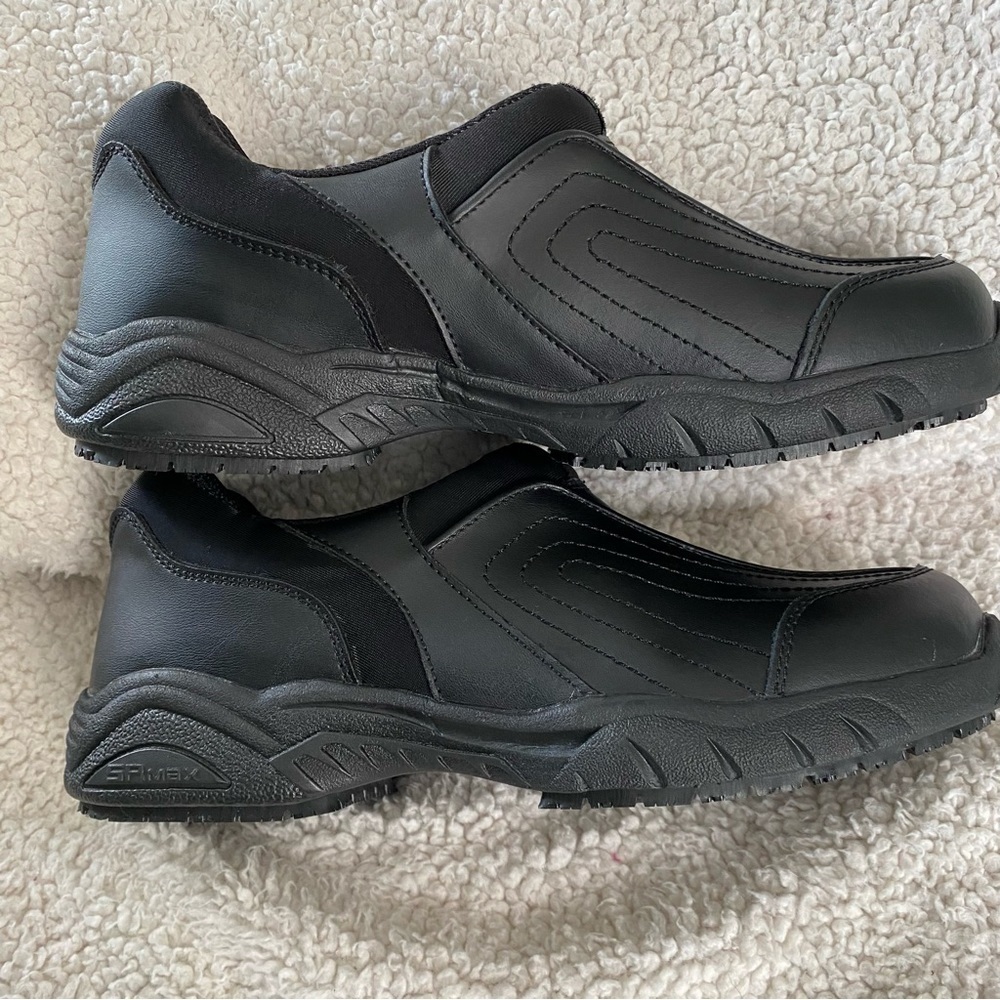 Slip Resistant Women’s Shoes, slit on, soft work toe, rubber sole, Sz: 7